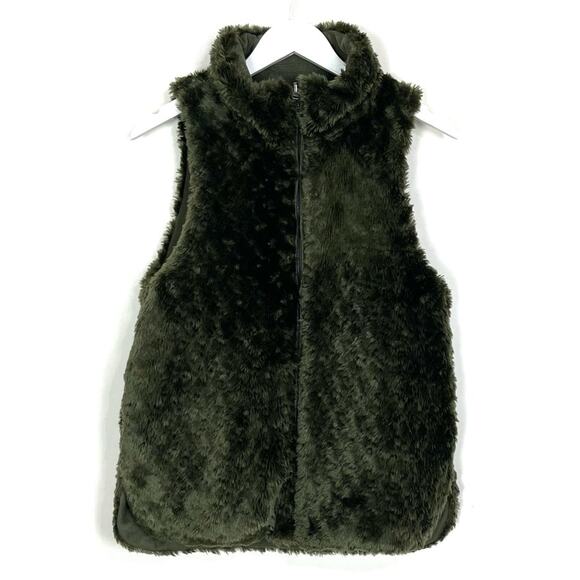 Tuckernuck Emilia Vest in Poblano Green - Picture 8 of 9